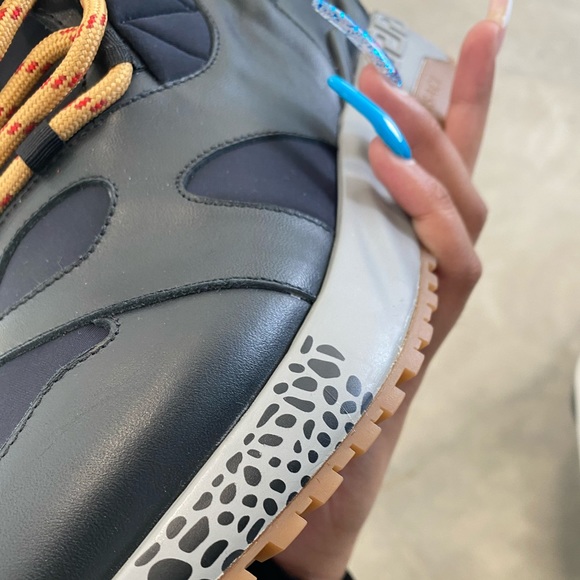 Designer Shoes - Picture 6 of 7